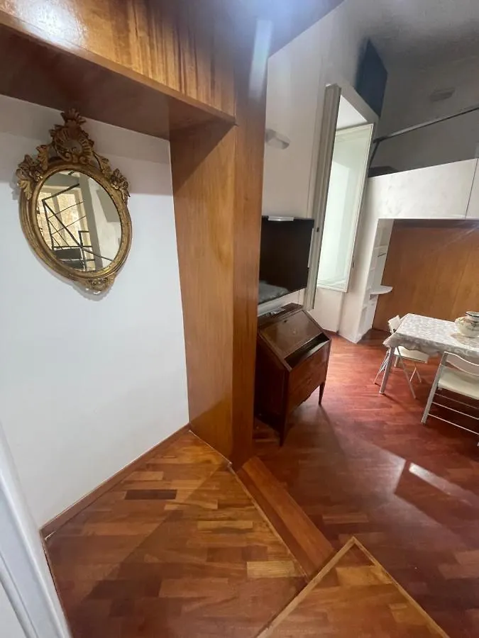 A 2 Passi Dal Lungomare Napoli Apartment Naples