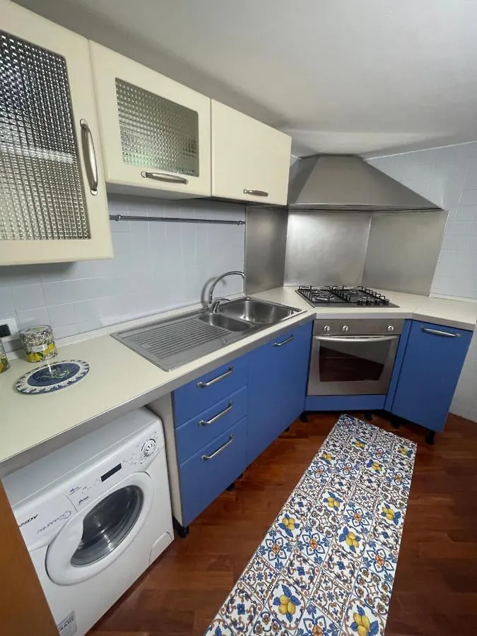 A 2 Passi Dal Lungomare Napoli Apartment  Naples